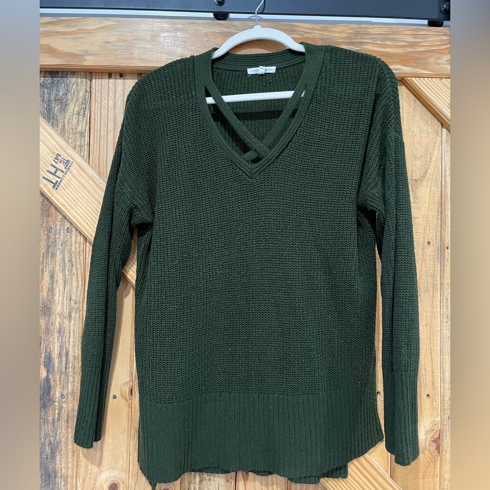 Dark green light sweater size Small